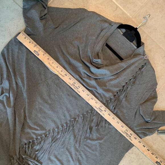 Serena Williams Size 3X Signature Statement fringed sweater wrap gray - Picture 10 of 11